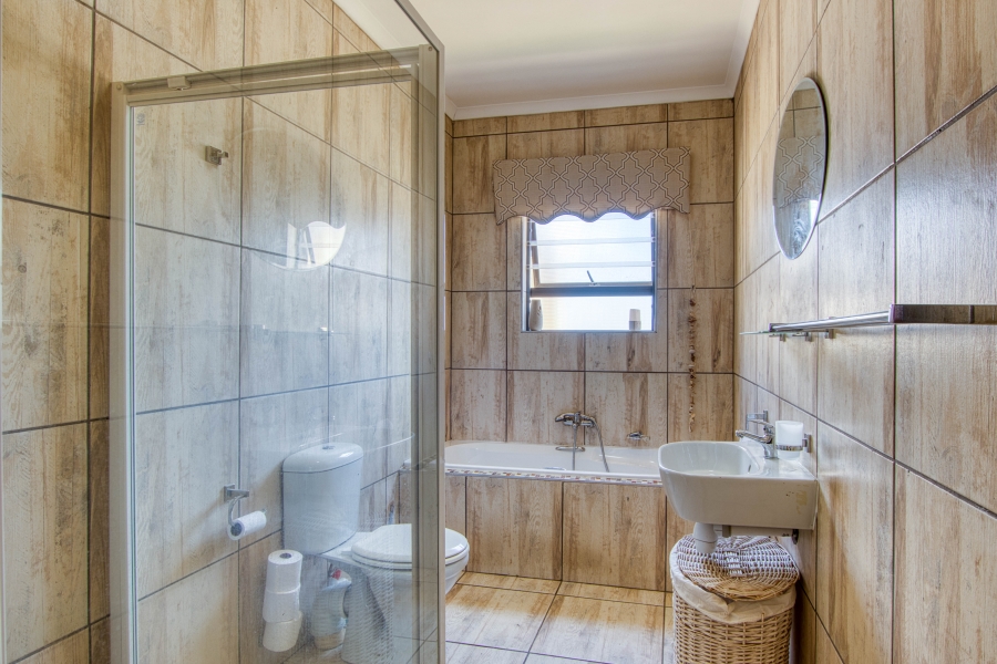 3 Bedroom Property for Sale in Fairview Golf Estate Western Cape